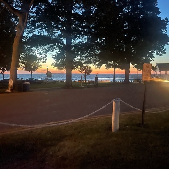 MAKE AN OFFER!! - Picture 1 of 1